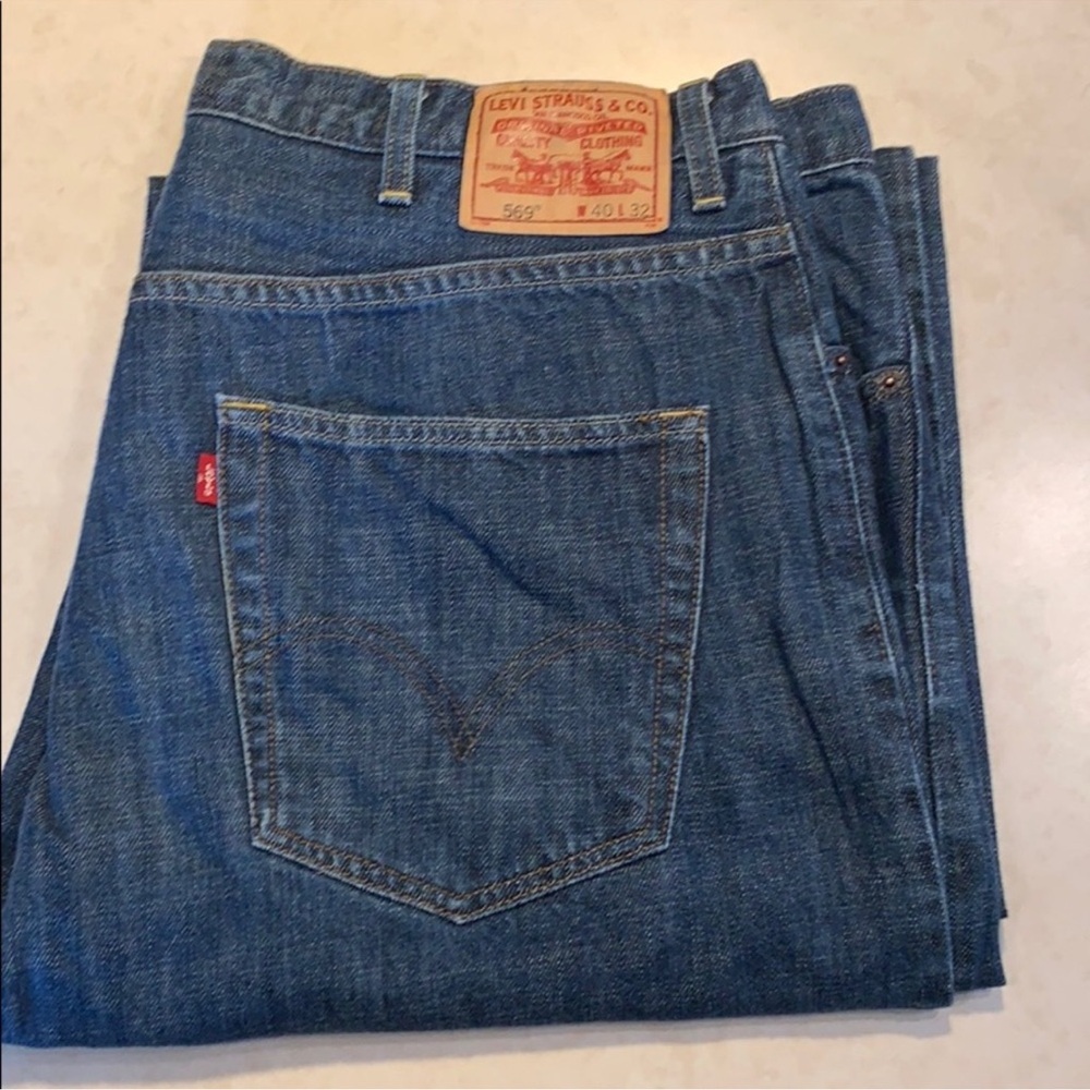 Men Levi jeans size 40×32 Style 569